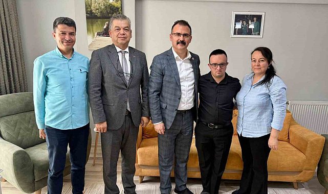 Kaymakam Ateş, öğrencilerin evine konuk oldu
