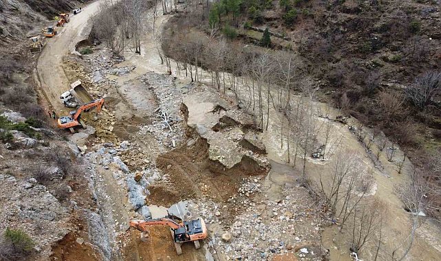 Kayseri-Adana karayolunda selin izleri siliniyor