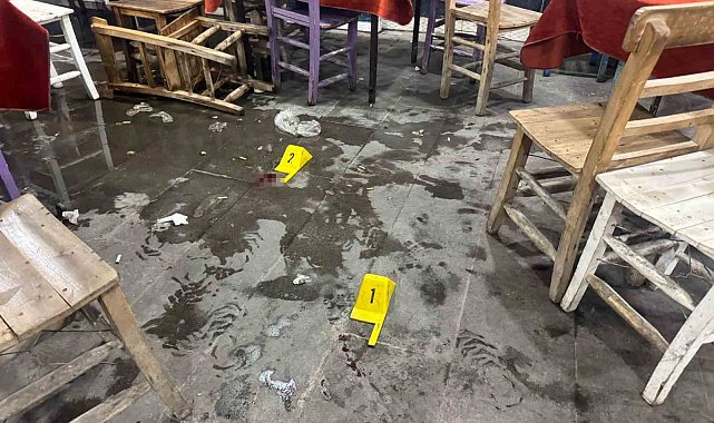 Kıraathanede bıçaklı saldırıya uğrayan amca ve yeğeni yaralandı