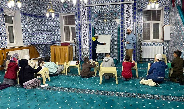 Kırka'da Ramazan neşesi: Camiler çocuklarla çiçek açtı