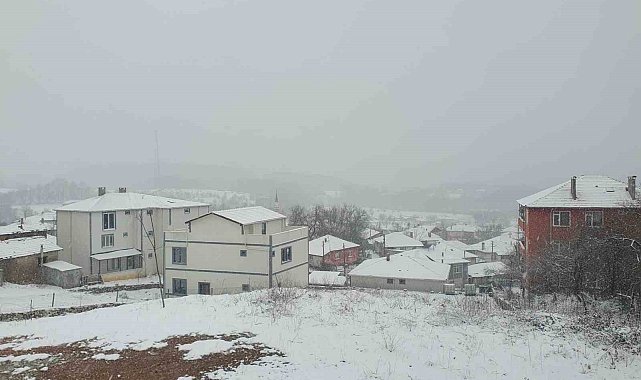 Kırklareli'nin yüksek kesimleri beyaza büründü