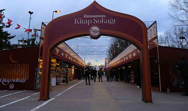 Kitap Sokağı kapılarını açtı