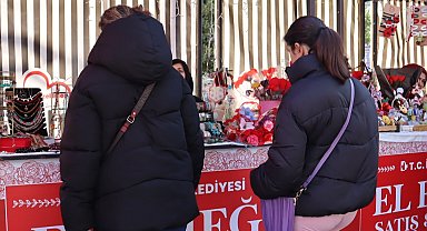 Kocaeli İzmit'te kadınların el emeği pazarı yoğun ilgi gördü