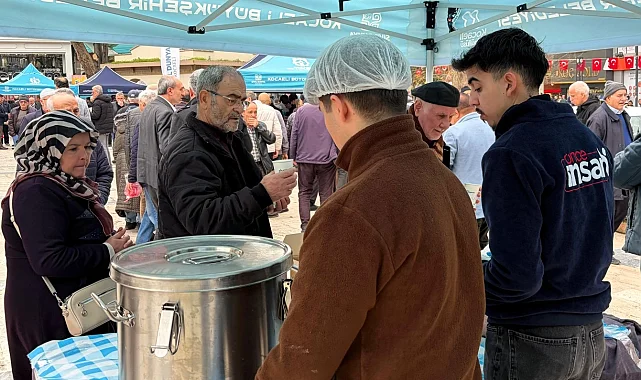 Kocaeli'de deprem şehitleri için çorba ikramı