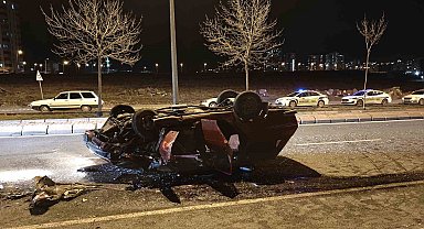 Kontrolden çıkan otomobil ters döndü: 4 yaralı