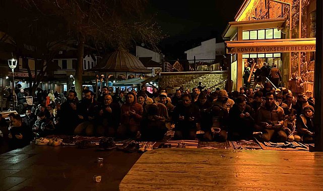 Konya'da Berat Kandili coşkusu