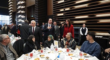 Konya'da "Büyük Aile Sofrası" iftarında şehit yakınları ve gaziler buluştu