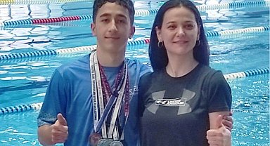Konya'da otizmli yüzücü Alper Akgül 5 madalya kazandı