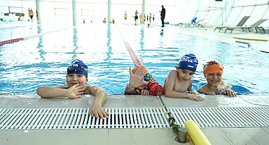 Konya'nın 20 ilçesinde 15 bin öğrenci yüzme öğreniyor