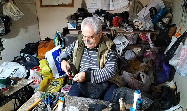 Köyceğiz'in son ayakkabı ustası, emekli oldu ama mesleğini bırakamadı