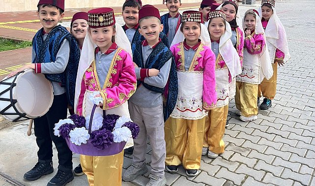 Küçük davulcular mahalleyi şenlendirdi