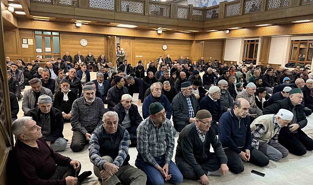 Kulu'da ilk teravih namazında camiler doldu