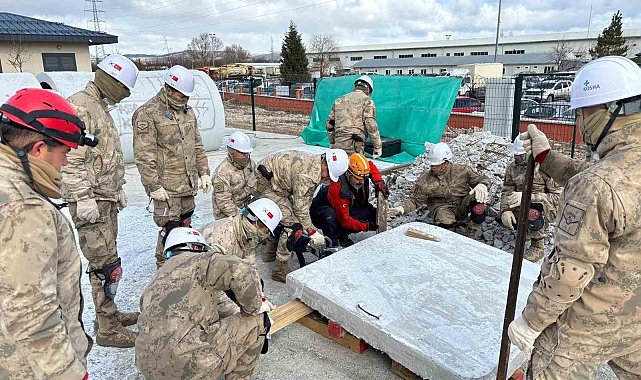 Kütahya AFAD'dan jandarmaya arama kurtarma eğitimi