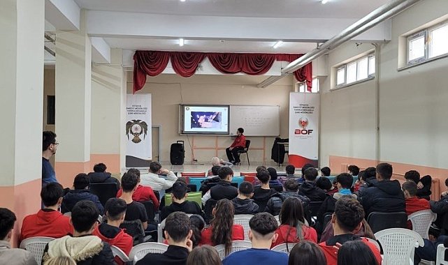 Kütahya'da "Gençlik ve Güvenli Gelecek" projesi kapsamında öğrencilere bilgilendirme yapıldı