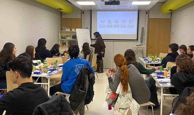 Lise öğrencilerine özel "İş'te Ekonomi" atölyeleri başladı