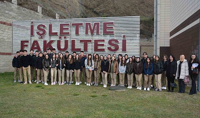 Liseli gençler Düzce Üniversitesi'nde
