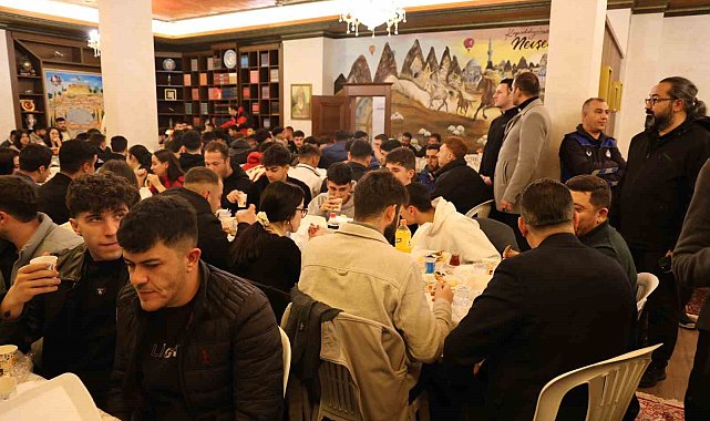 Makam odasında sahur geleneği