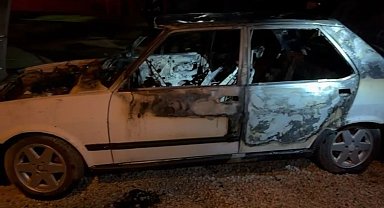 Malatya'da park halindeki araç yandı