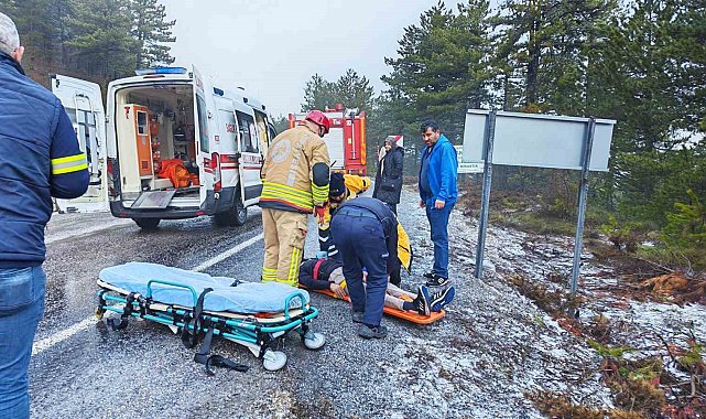 Manisa'da trafik kazası: 2 yaralı