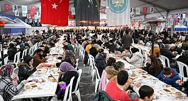 Manisa'da Ramazan'ın ilk iftarı paylaşıldı