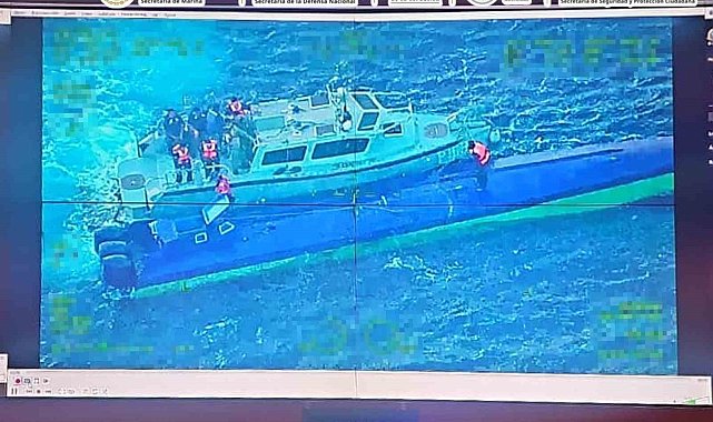Meksika Donanması, yaklaşık 4 ton uyuşturucu taşıyan denizaltıyı ele geçirdi