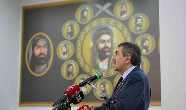 Milli Eğitim Bakanı Prof. Dr. Yusuf Tekin, Erzurum'da cemevini ziyaret etti