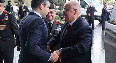 Milli Savunma Bakanı Güler, Özdemir Bayraktar anısına hazırlanan belgeselin gösterimine katıldı