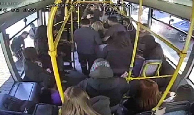 Minibüste rahatsızlanan yolcu için güzergahını değiştirdi, hastaneye yetiştirdi