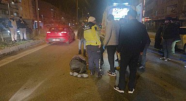 Motosiklet yayaya çarptı: 2 yaralı