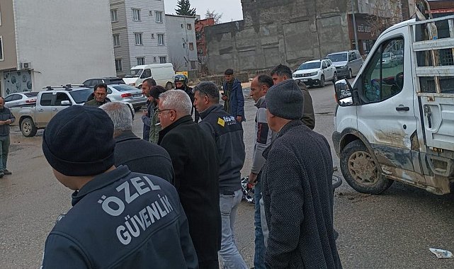 Motosikletle kamyonet çarpıştı: 2 yaralı