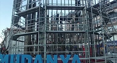 Mudanya Belediyesi'nden Atatürk Heykeli bakımına imece çağrı