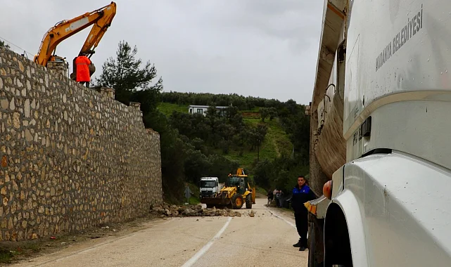 Mudanya'da zeytinlik alandaki kaçak taş duvara müdahale!