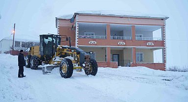 Muş'ta 173 köy yolu ulaşıma kapandı