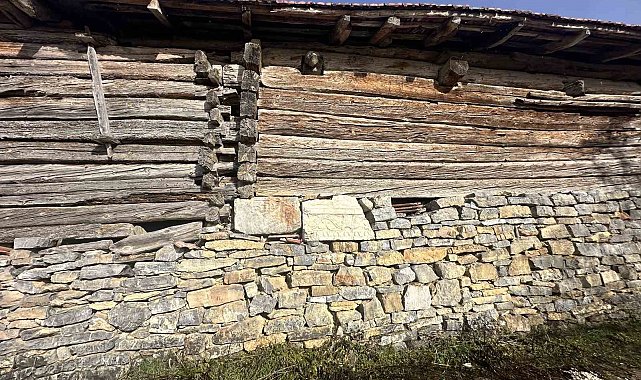 Müze gibi köy: Her duvarlarda tarihi tapınağın taşları var