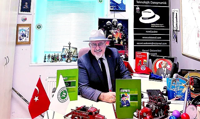 Necmi Özdemir'den 8. eser: "50'de İKİ" kitabı okuyucuyla buluştu