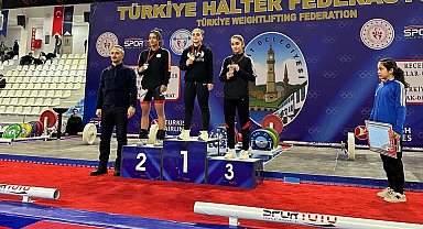 Nevşehirli halterci Hatice Kızmaz tarihe geçti