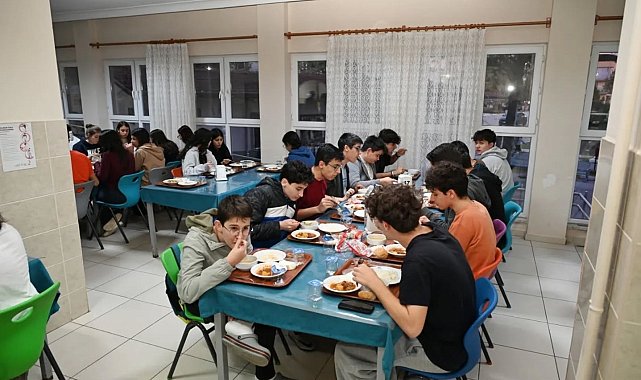 Öğrenciler iftar sofrasında bir araya geldi