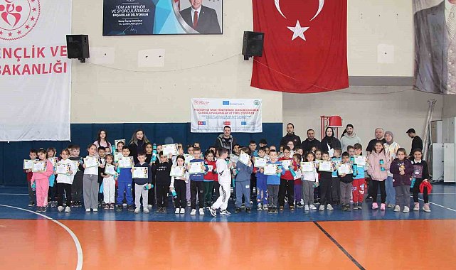 Öğrencilere uygulamalı temel atletizm etkinliği
