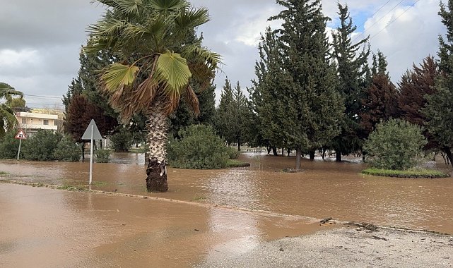 Osmaniye'de sağanak hayatı olumsuz etkiledi