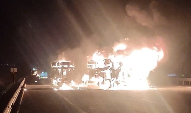 Osmaniye'de seyir halindeki tır alev alev yandı