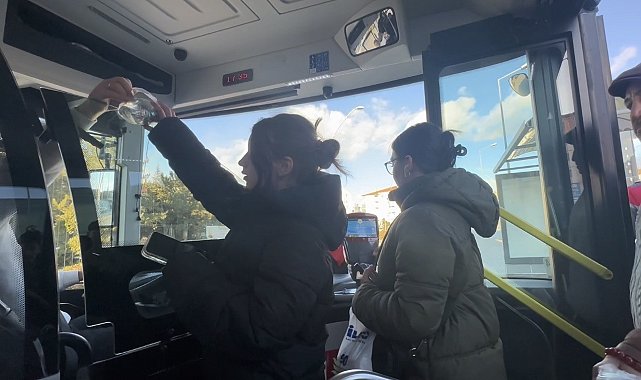 Otobüs şoförü iftara yetişemeyen yolculara yiyecek dağıttı