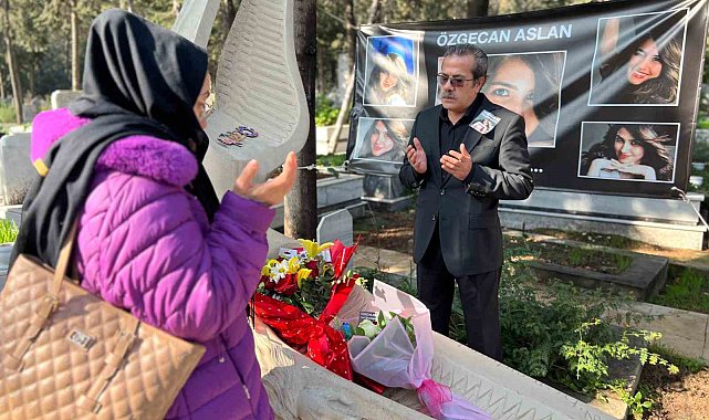 Özgecan Aslan ölümünün 11'inci yılında mezarı başında dualarla anıldı