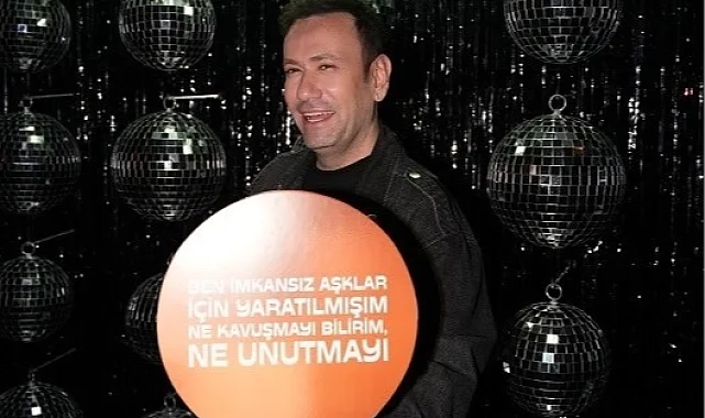 Özgür Aras yeni yaşını ünlülerle kutladı