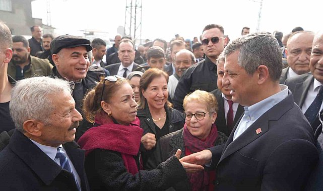 Özgür Özel Nurdağı'nda depremzedelerle bir araya geldi