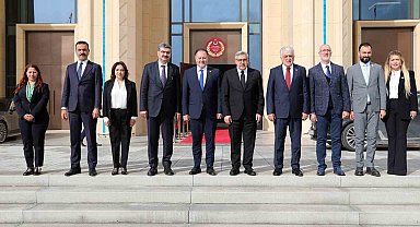 Öztürkler: "Anavatanla kopmaz bağlarımız her türlü tehlikeye karşı güç vermeye devam edecek"