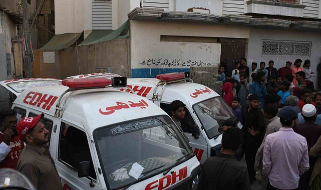 Pakistan'da üç katlı binada tüp patladı: 16 ölü, 14 yaralı