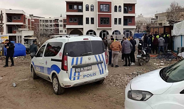 Paralarını alamadıklarını iddia eden işçiler eylem yaptı