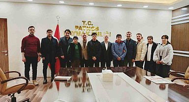 Patnos'tan ilk yüze 8 öğrenci