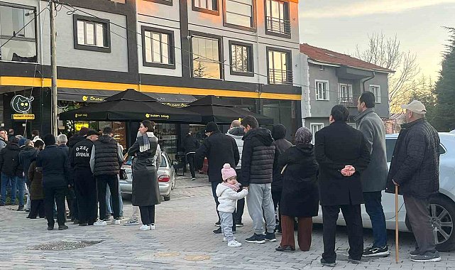 Ramazan pidesi kuyrukları uzuyor