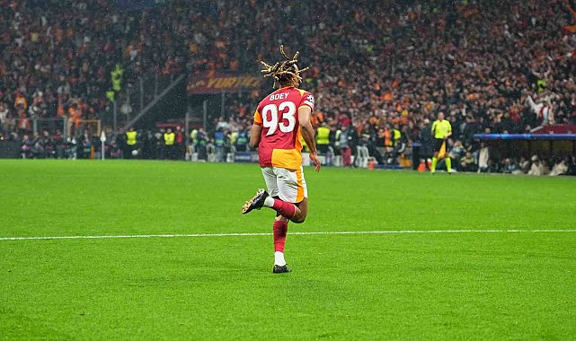 Sacha Boey ilk golünü attı